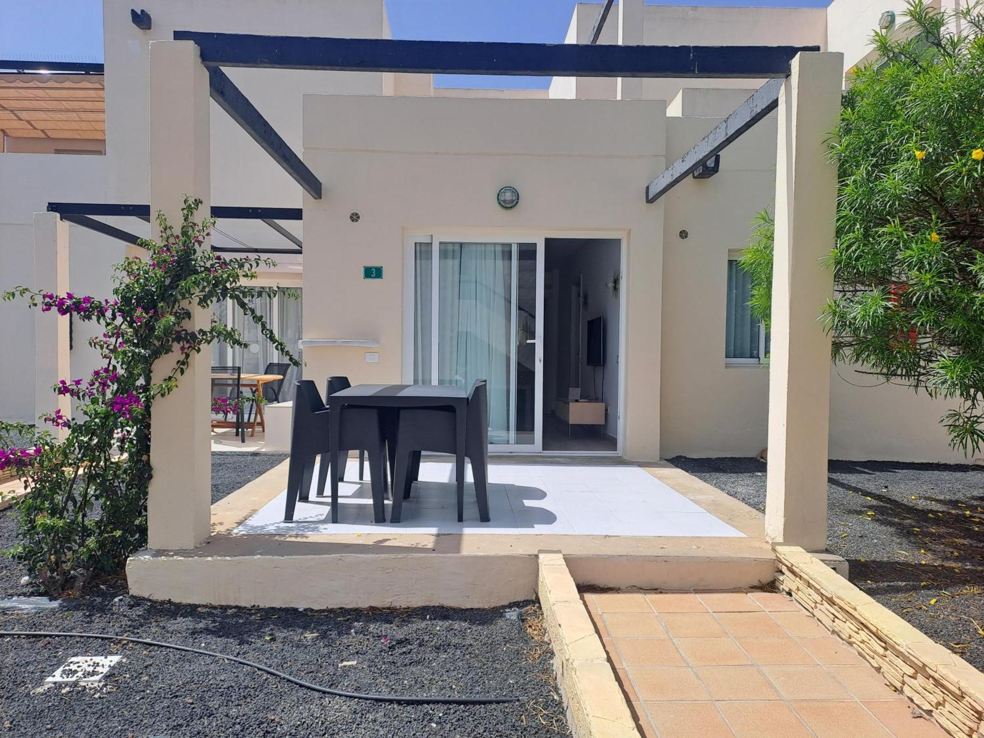 Homeforguest Apartamento Con Terraza Y Piscina En Corralejo Extérieur photo