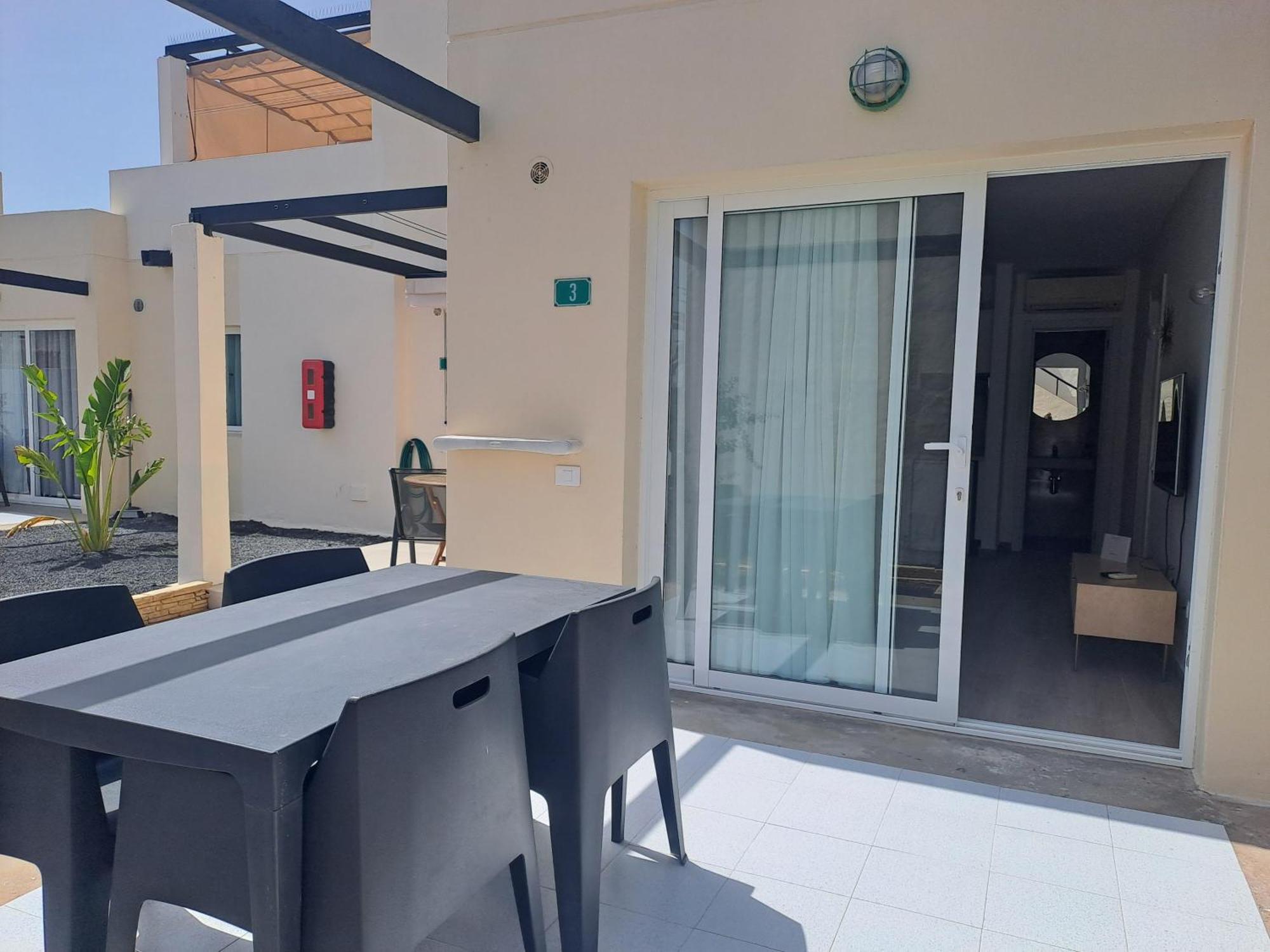 Homeforguest Apartamento Con Terraza Y Piscina En Corralejo Extérieur photo