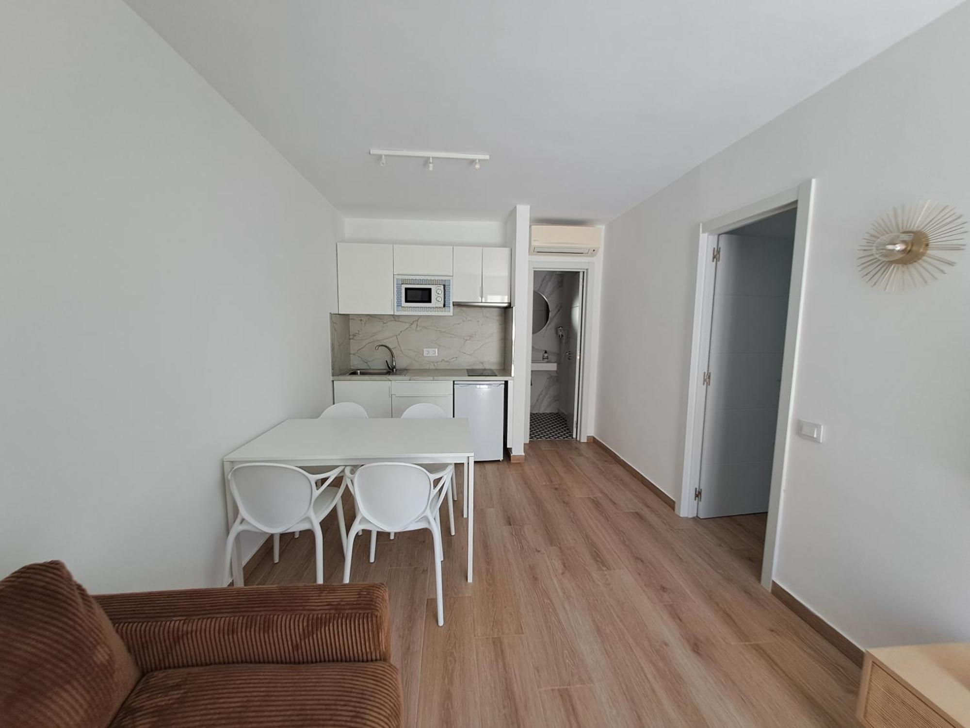 Homeforguest Apartamento Con Terraza Y Piscina En Corralejo Extérieur photo